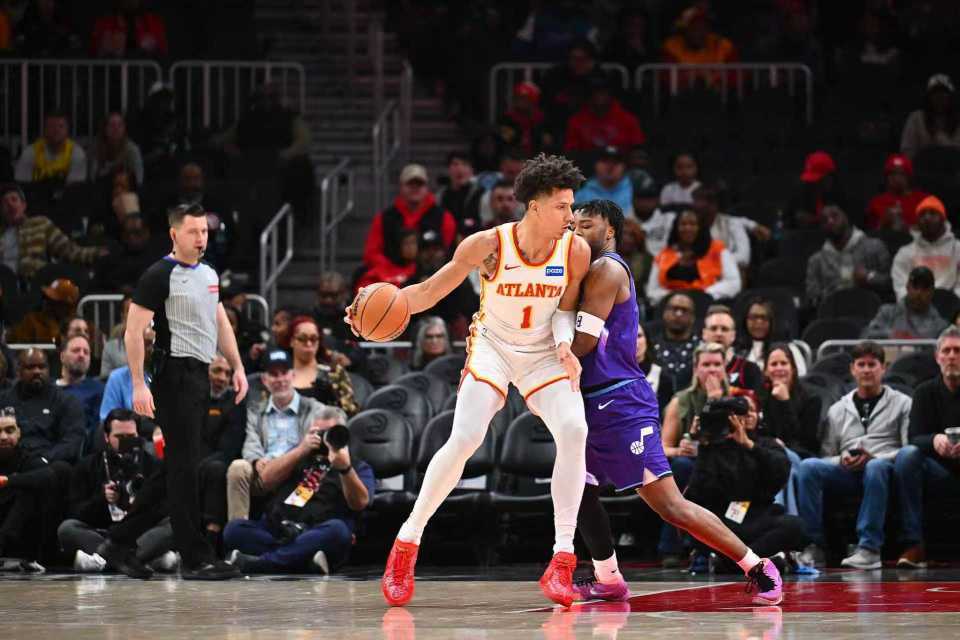 必威体育登录入口-沃克1.6秒准绝杀老鹰双杀爵士 杰伦22+16+15第10次三双联盟第二